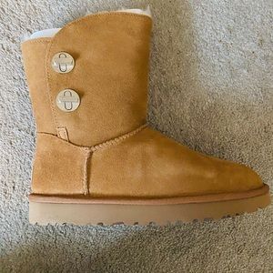Womens Turnlock UGG boots